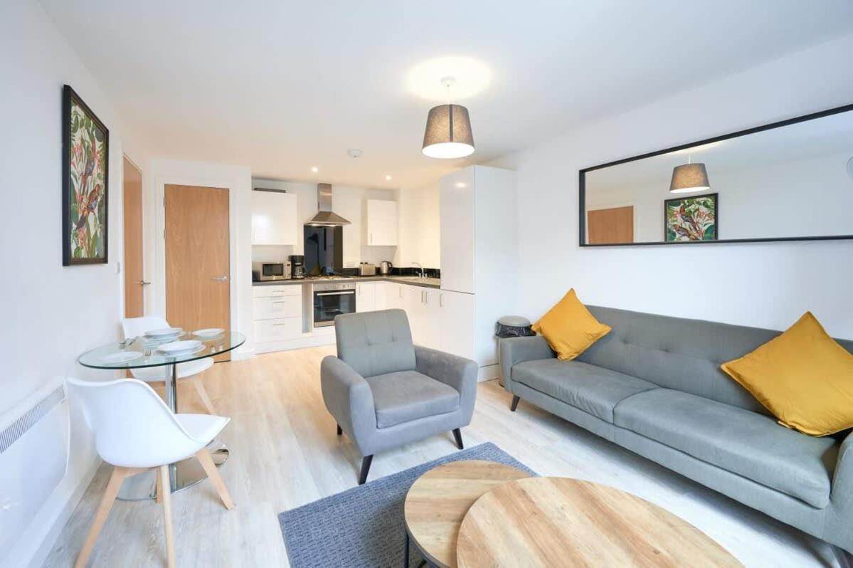 Fabulous 1 Bedroom Apartment In Central Preston Престон Екстер'єр фото