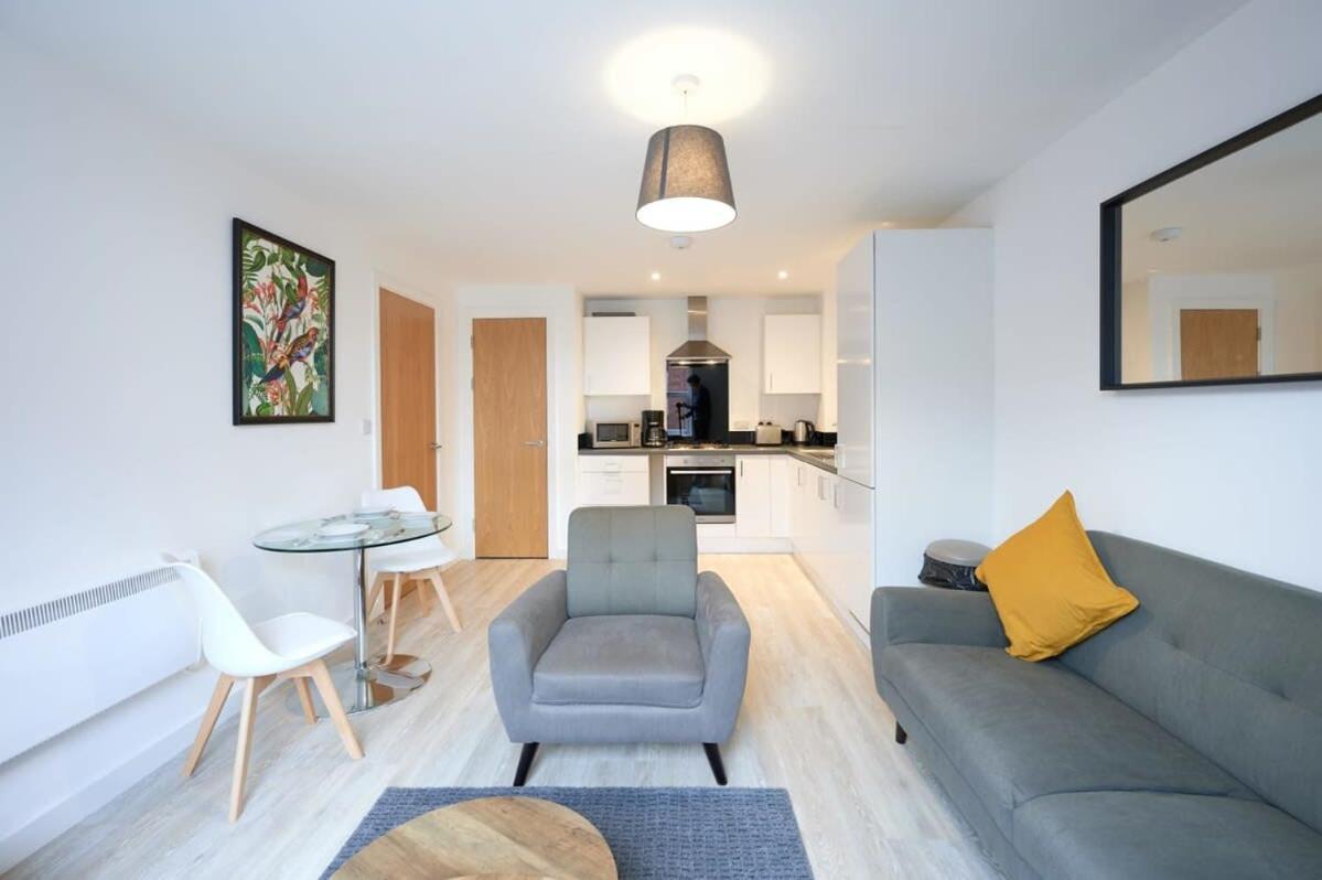 Fabulous 1 Bedroom Apartment In Central Preston Престон Екстер'єр фото